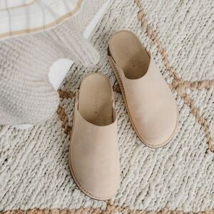 Jenni Kayne Leather Moc Mule Clog Natural Beige Cream Size 8